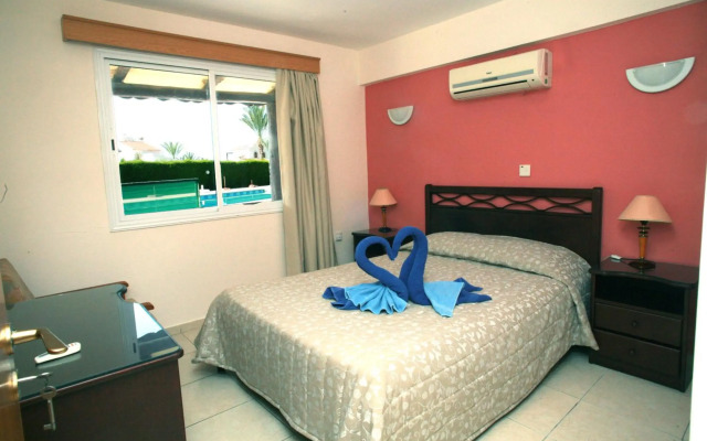Petsas Apartments & Tavern