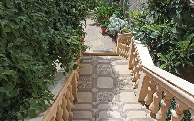 Yuzhny dvorik Guest house