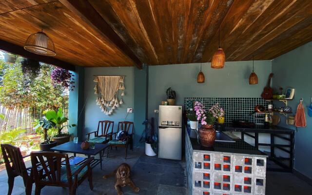 Queeny’s Farmstay Wooden House