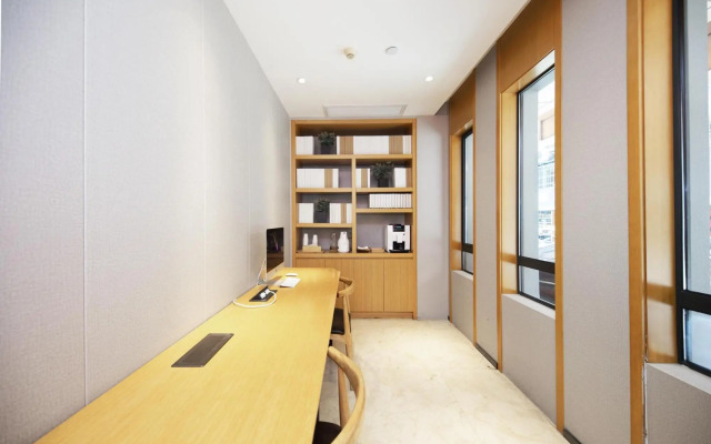 Ji HZ West Lake Fengqi Rd.