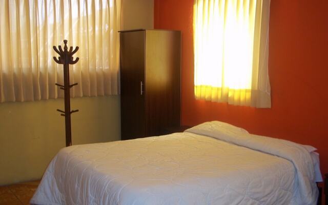 Mango Hostel Bed & Breakfast