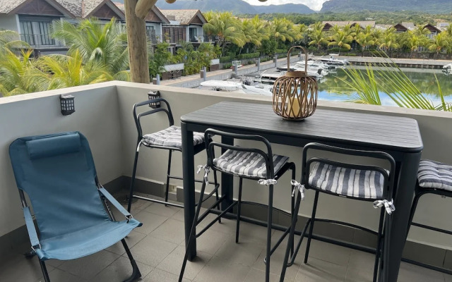 Immaculate Two Beds Luxury Marina Apartment