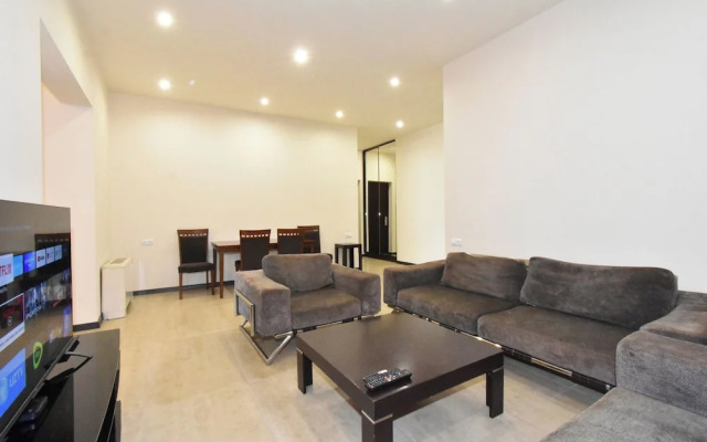 Apartments by Luxe Group DI64