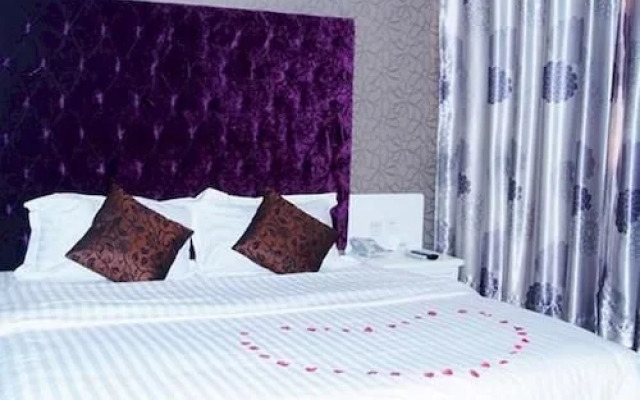 Qingdao Yijia 99 Hotel