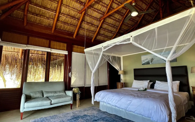 Moyeni Lodge