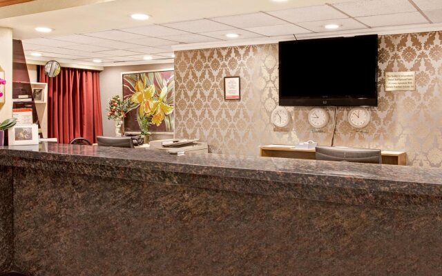 Best Western Plus Commerce Hotel