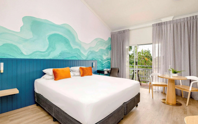 Mercure Cairns