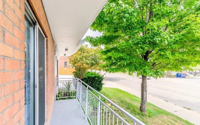 1BR - King Bed Apt With Netflix - Prime Location