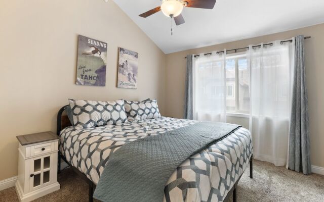 The Lookout at Tahoe Woods