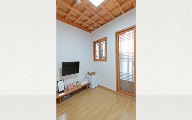 Cheonggong Hanok Stay