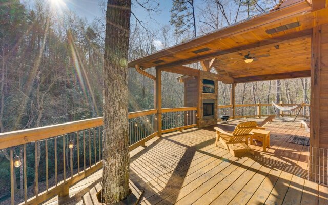 Gorgeous Murphy Cabin w/ Large Deck: 2 Mi to Dtwn!
