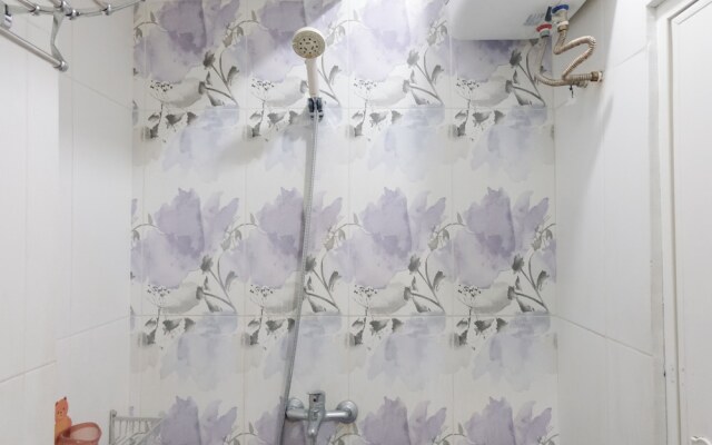 Edgy 2Br Apartment At Gateway Ahmad Yani Cicadas
