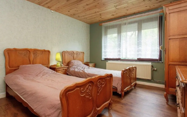 Quaint Holiday Home With Fenced Garden in Manhay