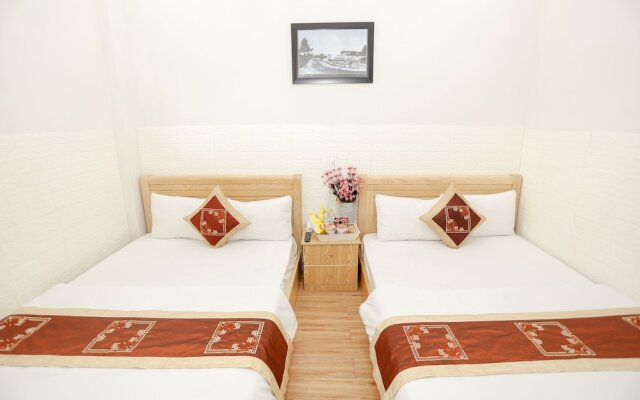 Co Hong Hotel