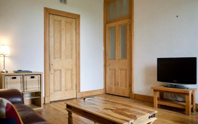 Bright 1 Bedroom Apartment At The Shore