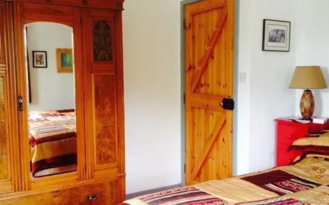 Clondanagh Cottage and Farm-on-the-Lake