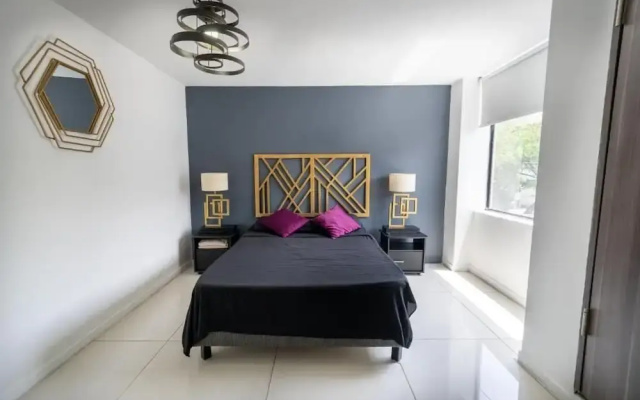 2 bedroom apartment 1 block Lleras park