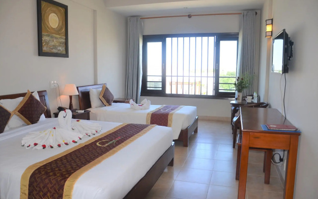 Sunshine Hotel