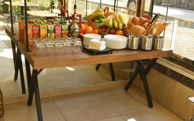 Pure Diamond Hotel