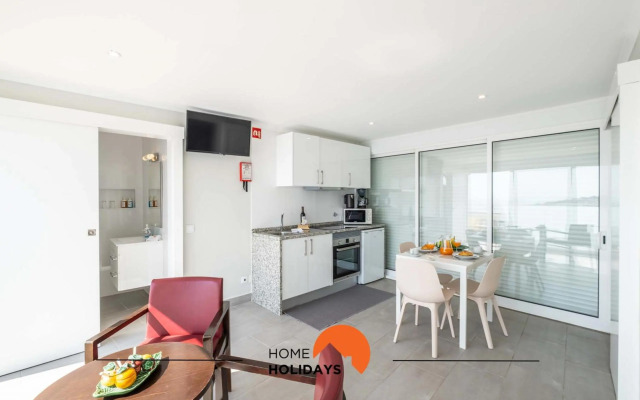 #098 Guest Antonieta Studio with Ocean and OldTown View