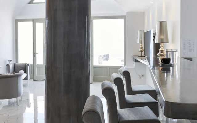 Aperanto Suites