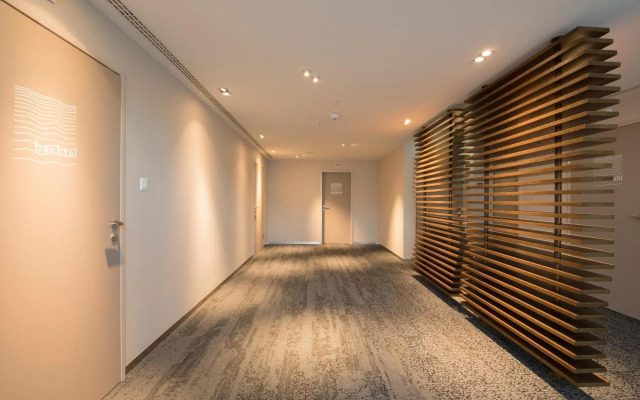 HOTEL illuster - Urban & Local