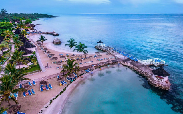 Decameron Club Caribbean Runaway Bay, Ramada All-Inclusive Resort