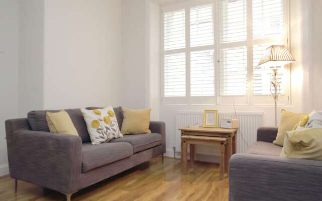 Edinburgh City Centre Apartment