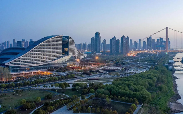 Holiday Inn Hotel & Sts Wuhan International Expo