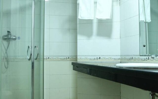 Bao Li Feng Hotel