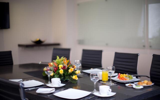 93 Luxury Suites & Residences