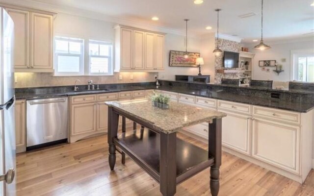 The Crystal Beach House - 1768742