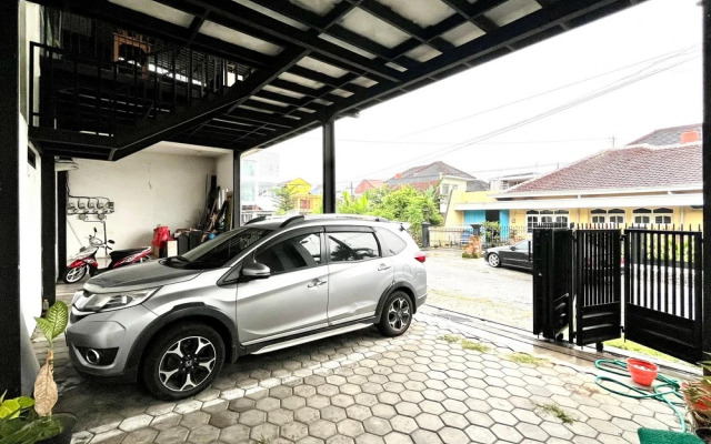 D Maktab Syariah Mitra RedDoorz Malang