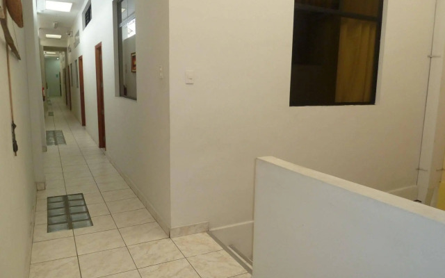 Huayruro Hostal