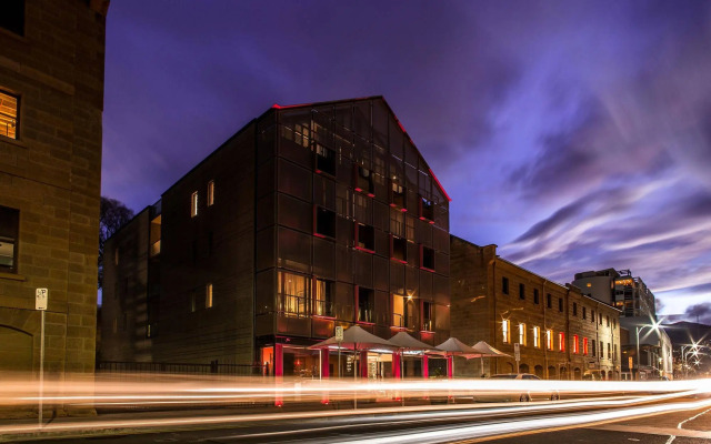 Salamanca Wharf Hotel