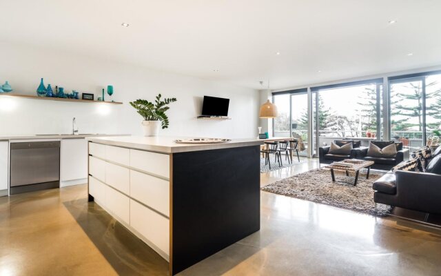 Aquabelle Apartments