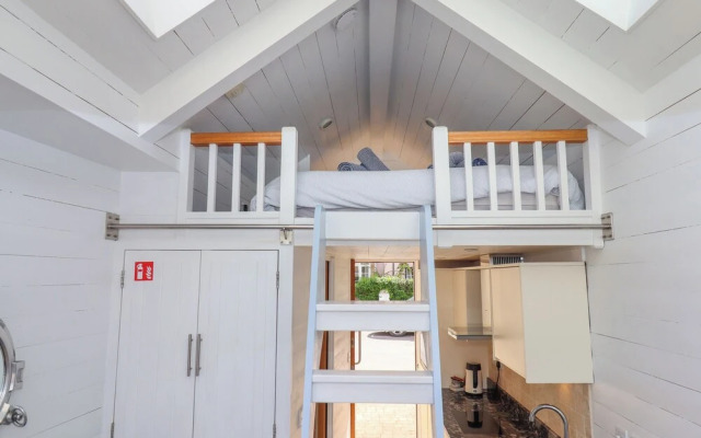 Beach Hut 5