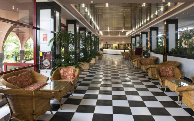 Hotel Puerto Palace