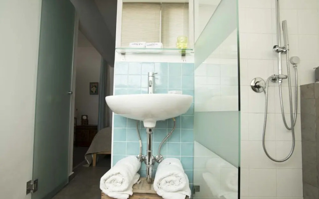 Sasson & Co Luxury Roof by Rothschild