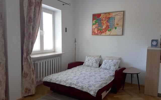 Krakowskie Przedmiescie - Night and Day