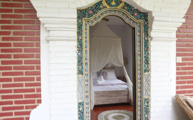 Danaya's Cottage and Studio