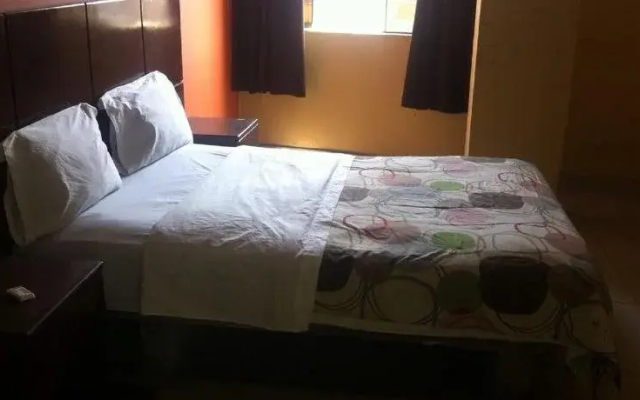 Hostal Sauna Emporio Pizarro
