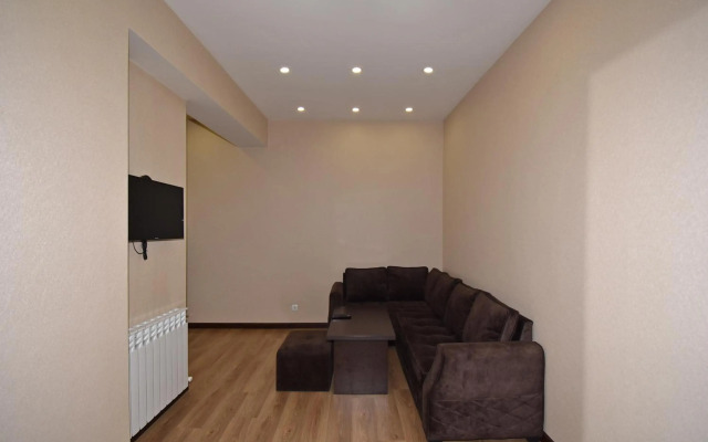 Residence North Avenue Teryan 8. 14 2