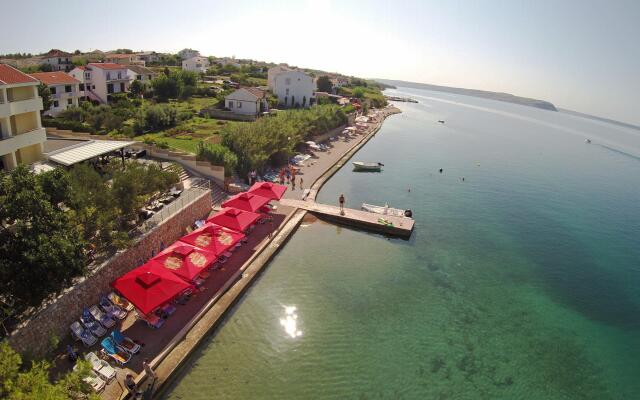 Hotel and Apartments Vila 4m