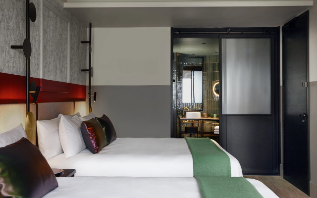 QT Auckland – Guest Rooms – Auckland