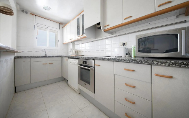 R126 Beachfront Apartment Sant Salvador