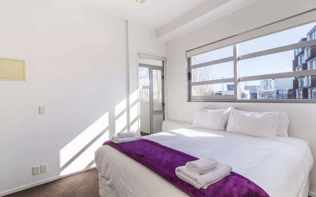Modern CBD Auckland Apartment