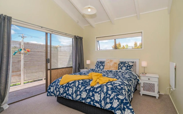 Seabreeze on Cook - Whitianga Holiday Home