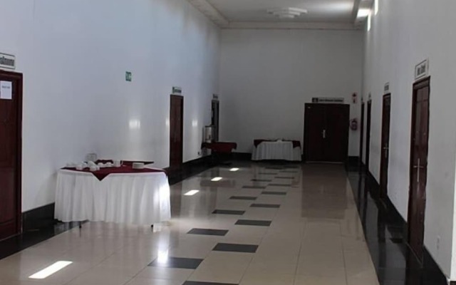 Ekamuti Town lodge