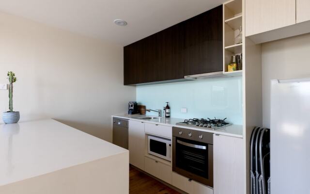 Spacious 2 Bedroom Inner City Townhouse with Private Rooftop